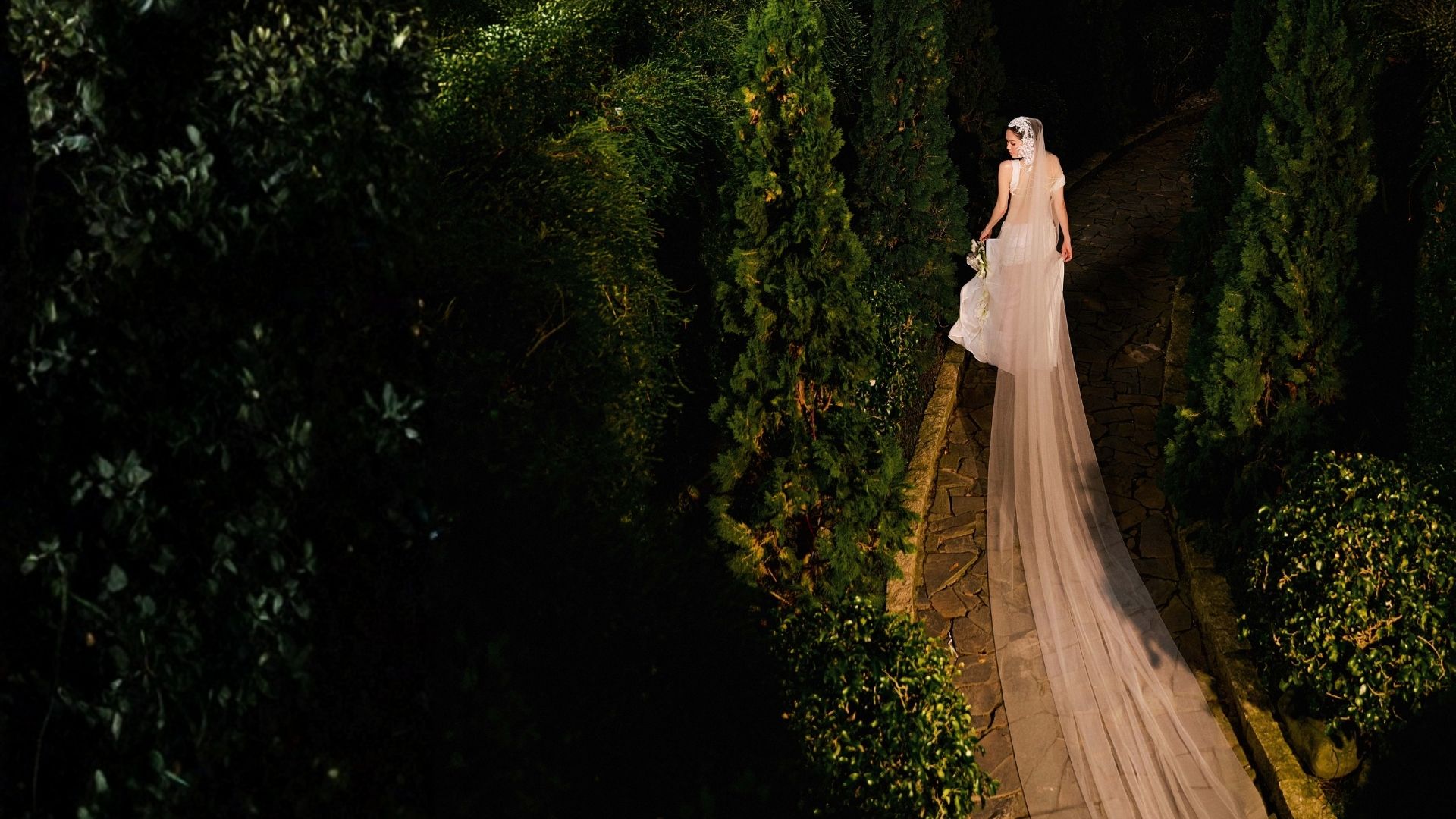 Không gian thử váy tại DOLONG Bridal